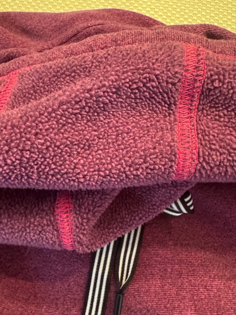 Adidas Ladies XL Heather Magenta Oversized Fleece Hoodie w/Kangaroo Zip Pockets. - Picture 10 of 15